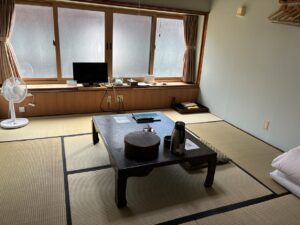 六号館八畳部屋