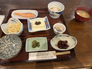 朝食