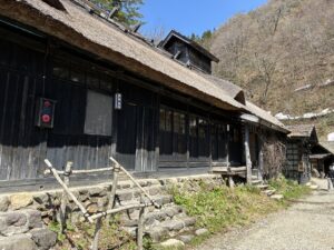 乳頭温泉鶴の湯本陣