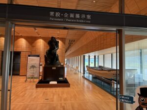高田博物館考える人