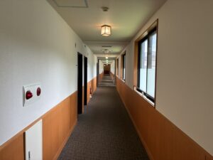 休暇村乳頭温泉郷客室前廊下