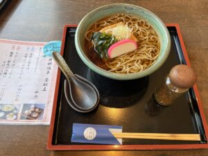 お昼ご飯の栃尾油揚げそば