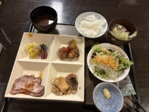 夕食バイキング